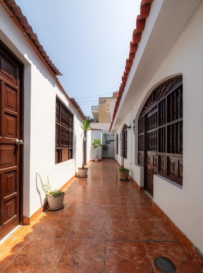Hotel Country Trujillo Encalada Exterior foto